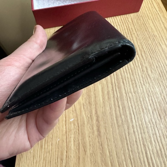 ✨SALVATORE FERRAGAMO LEATHER BIFOLD W/ BOX✨ - Picture 9 of 12